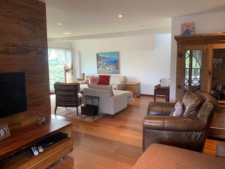 Precioso Dúplex en Campos do Jordão