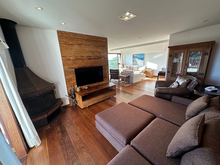 Beautiful Duplex in Campos do Jordão