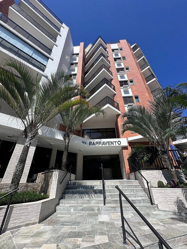 Apartamento pé na areia em Riviera de São Lourenço
