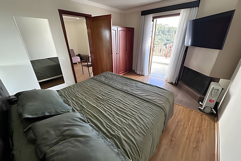 Home Green Home - Vista para as montanhas