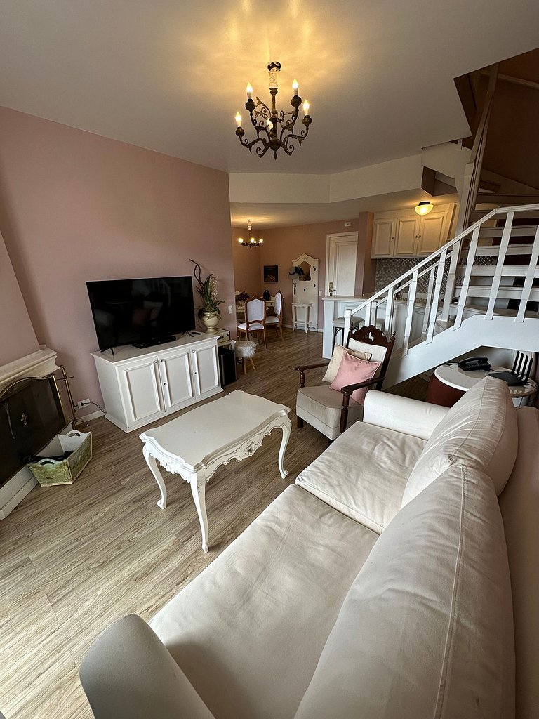 Pink apartment in Castelo for Family