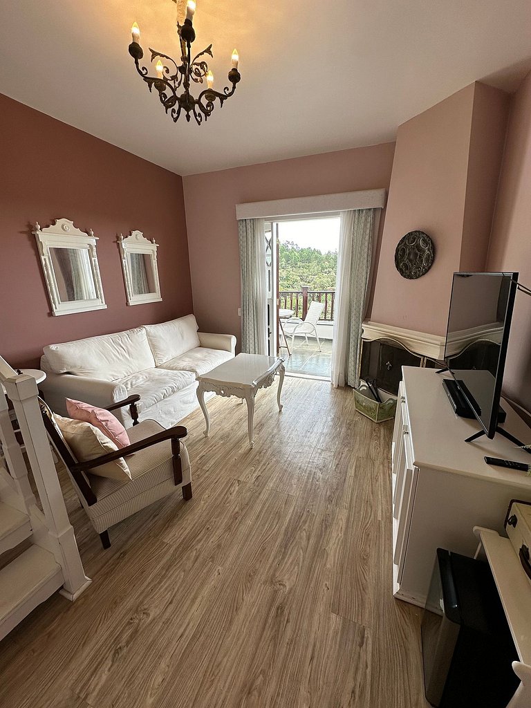 Pink apartment in Castelo for Family