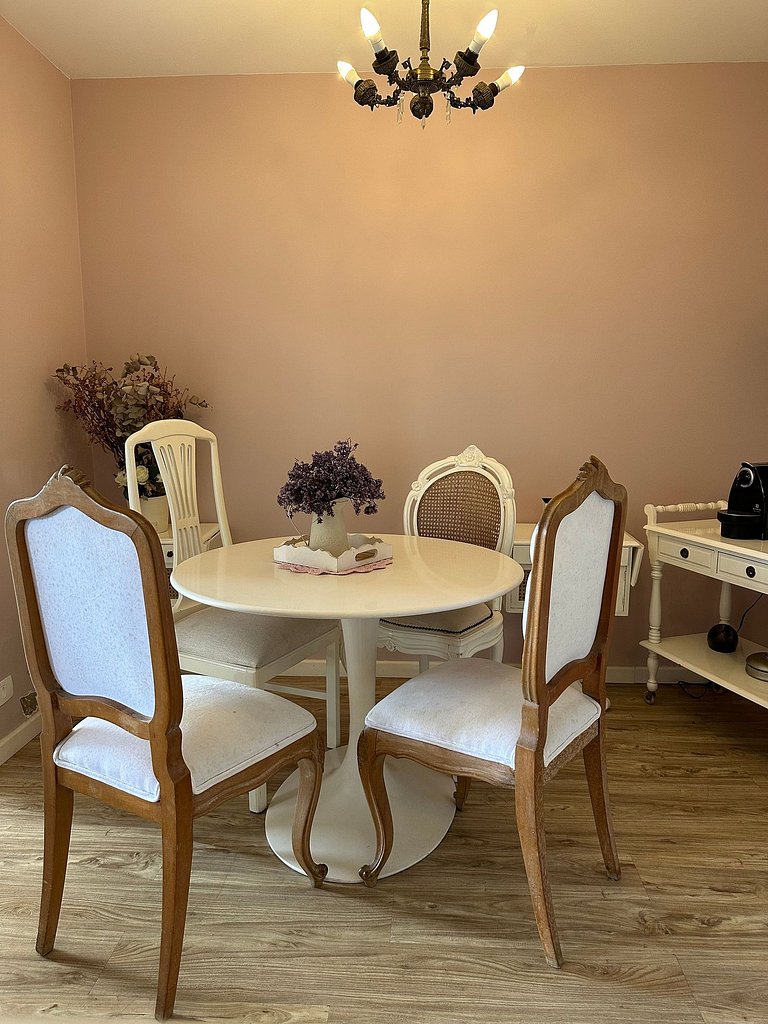 Pink apartment in Castelo for Family