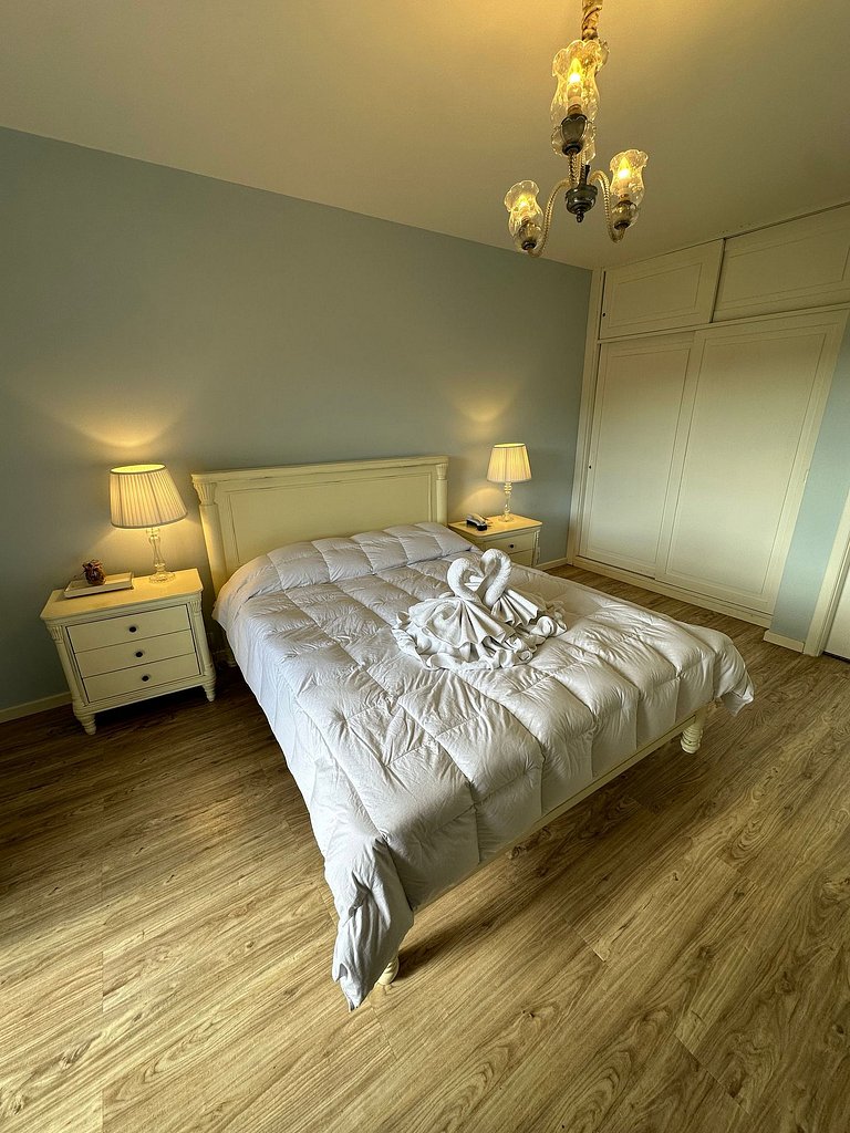 Pink apartment in Castelo for Family