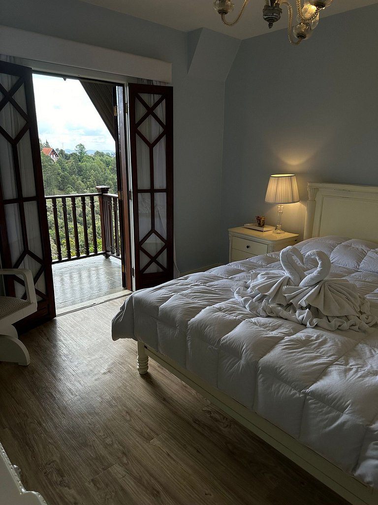 Pink apartment in Castelo for Family