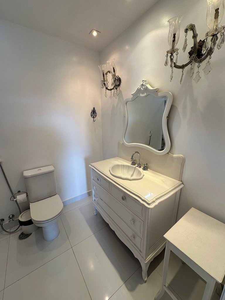 Pink apartment in Castelo for Family