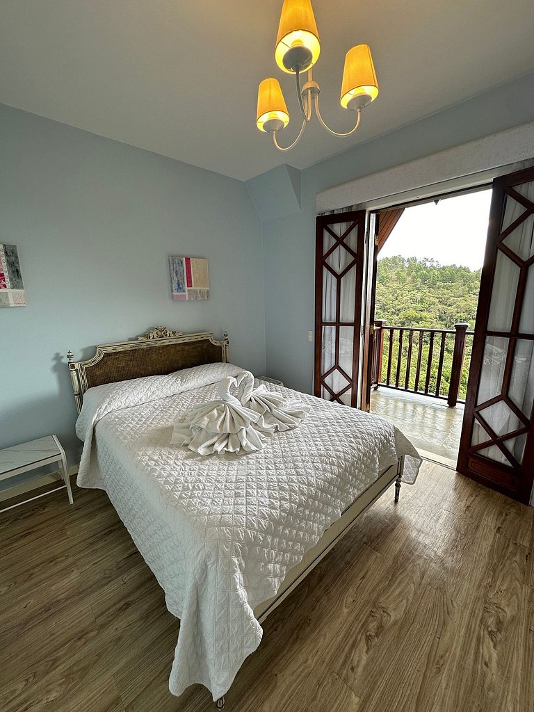 Pink apartment in Castelo for Family