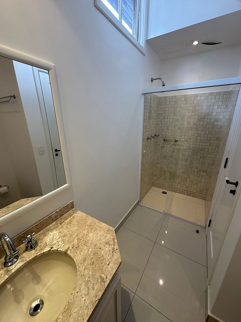 Pink apartment in Castelo for Family