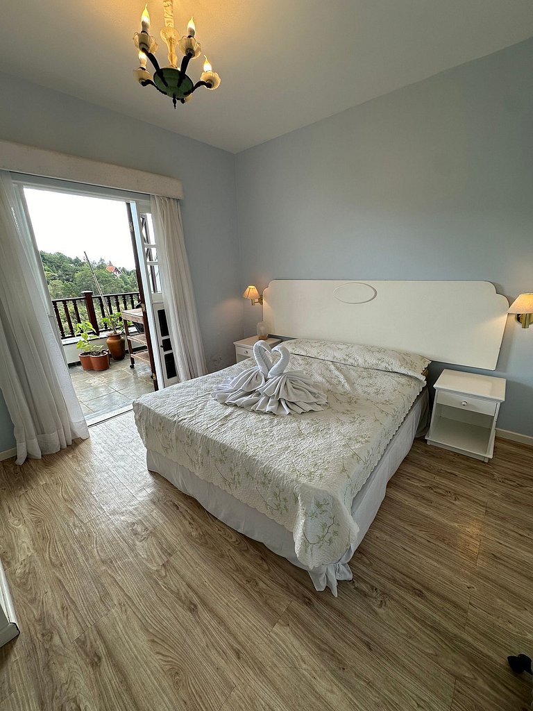 Pink apartment in Castelo for Family