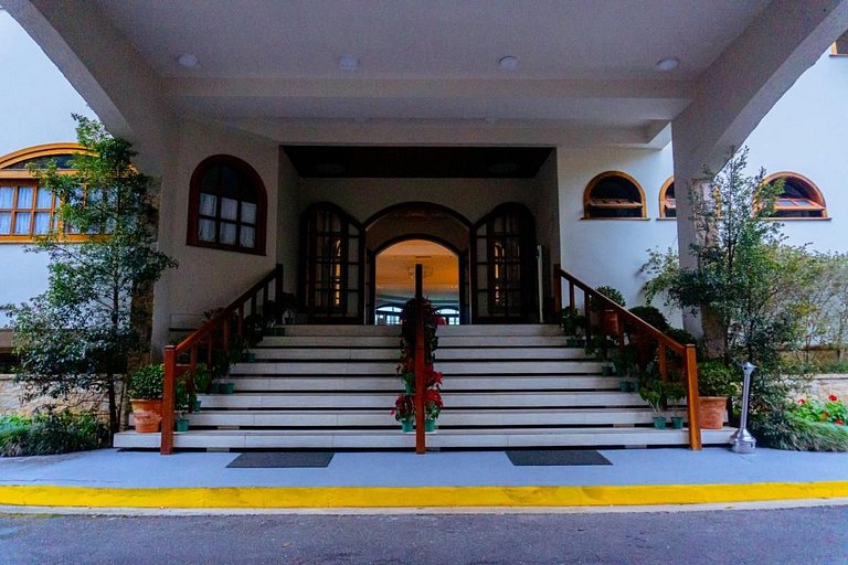 Flat at Castle Quatre Saisons w/ Swimming Pool