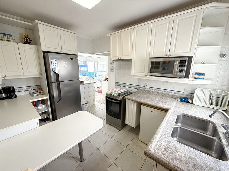 Ático con piscina privada y vistas al mar