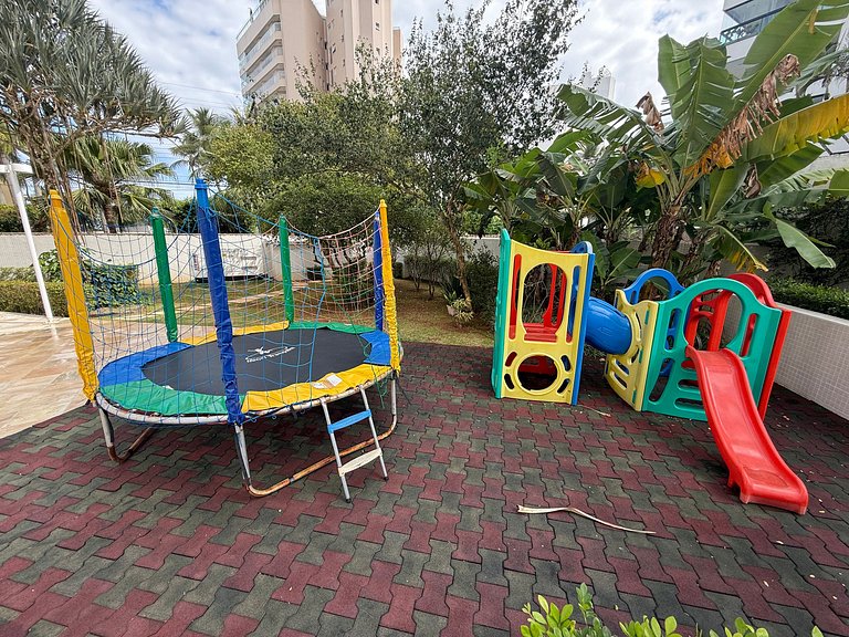 Ap com Piscina e Churrasqueira Privativa