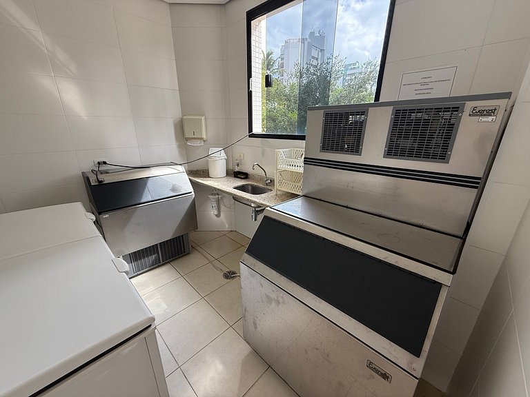 Ap com Piscina e Churrasqueira Privativa