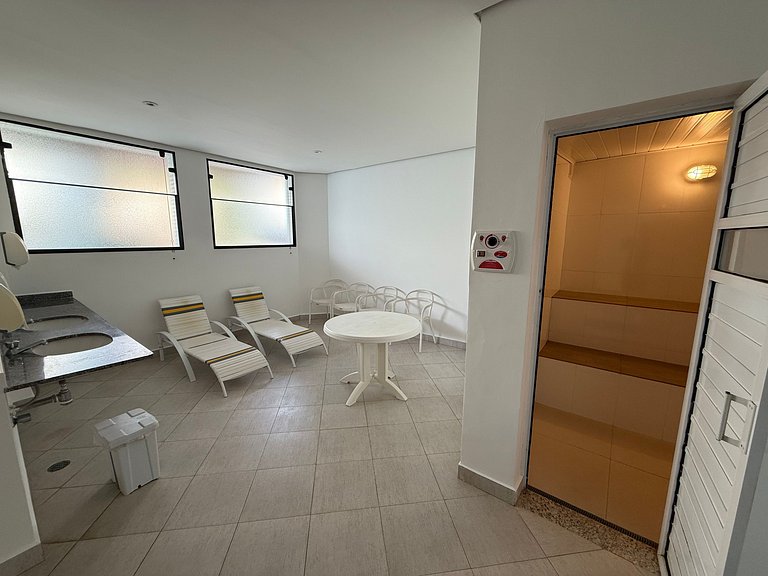 Ap com Piscina e Churrasqueira Privativa