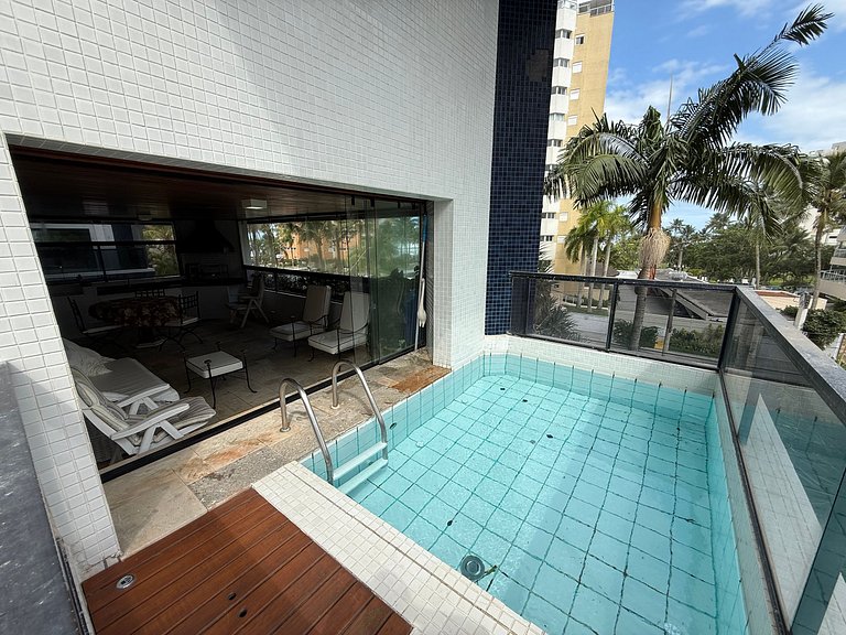 Ap com Piscina e Churrasqueira Privativa
