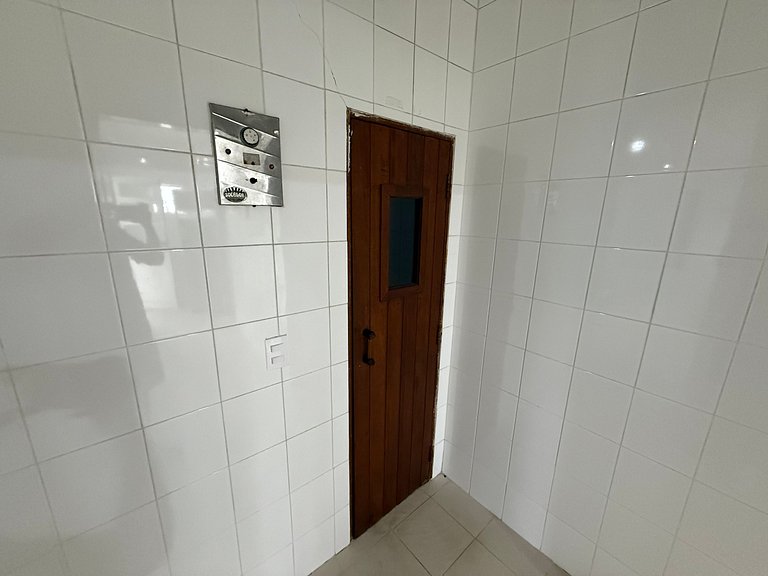 Ático con piscina privada y vistas al mar