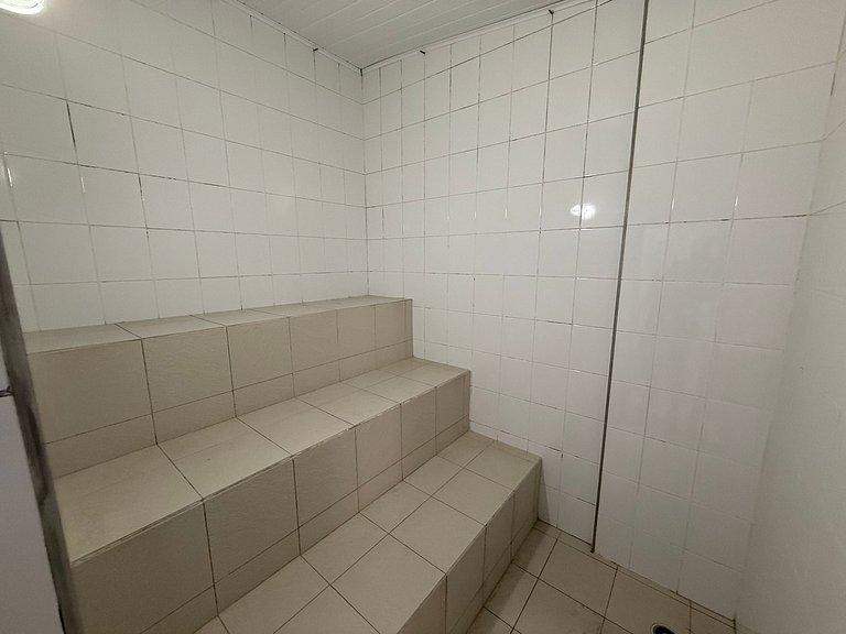 Ático con piscina privada y vistas al mar