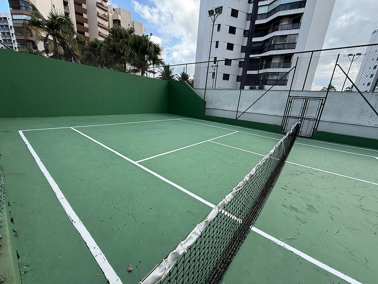 Ático con piscina privada y vistas al mar