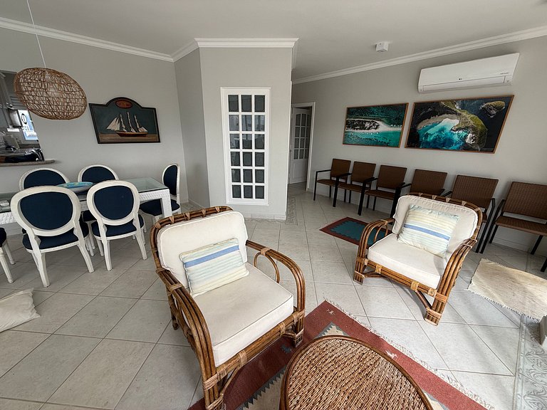 Penthouse with Private Pool and Sea View