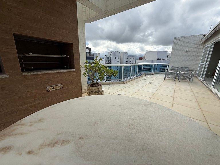 Cobertura com Piscina Privativa e Vista Mar
