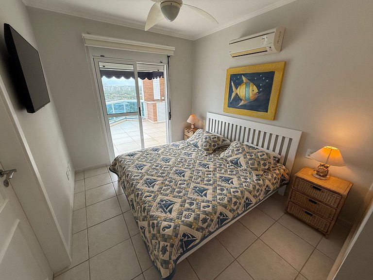 Penthouse with Private Pool and Sea View