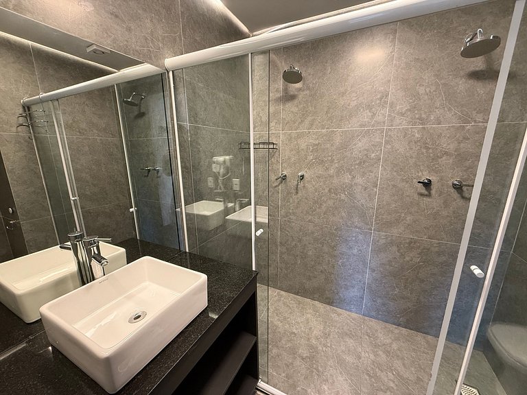 Suite com Ar-condicionado Quente e Frio