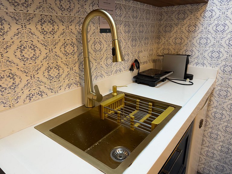 Flat reformado com cozinha no Home Green Home