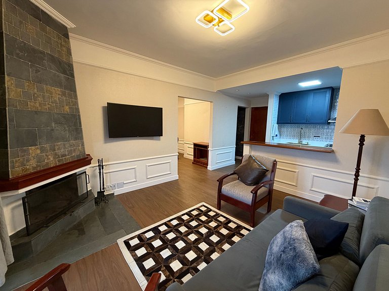 Flat Castle Home Green Home