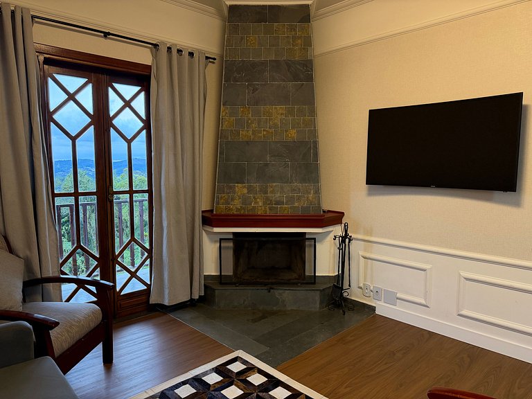 Flat Castle Home Green Home