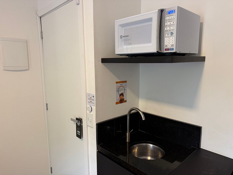 Suite with Hot and Cold Air Conditioning