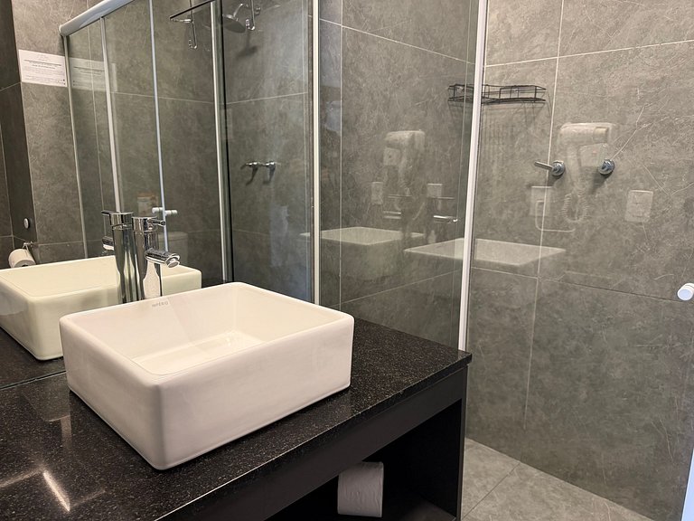 Suite com Ar-condicionado Quente e Frio