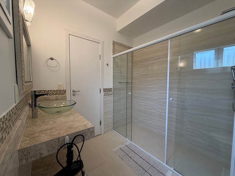 Complete house in Juquehy with beach service.