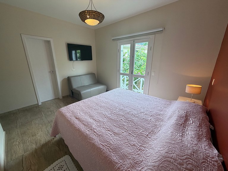 Complete house in Juquehy with beach service.