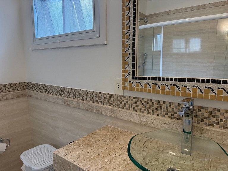 Complete house in Juquehy with beach service.