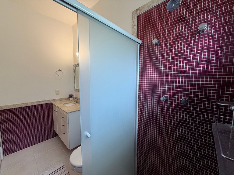 Complete house in Juquehy with beach service.