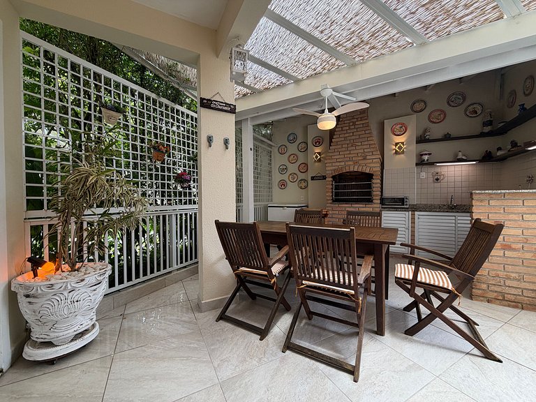 Casa completa em Juquehy com Serviço de praia