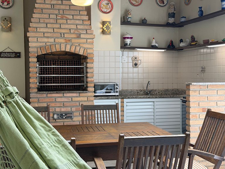 Complete house in Juquehy with beach service.