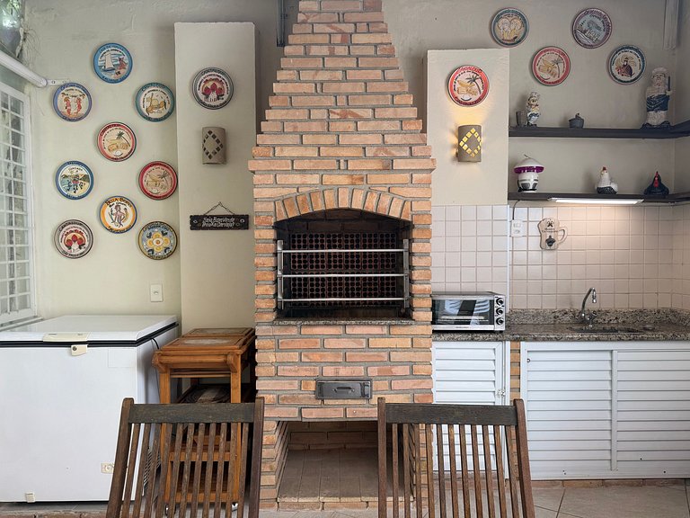 Casa completa en Juquehy con servicio de playa.