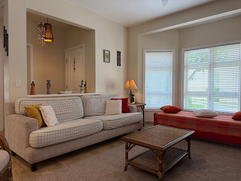 Casa completa en Juquehy con servicio de playa.