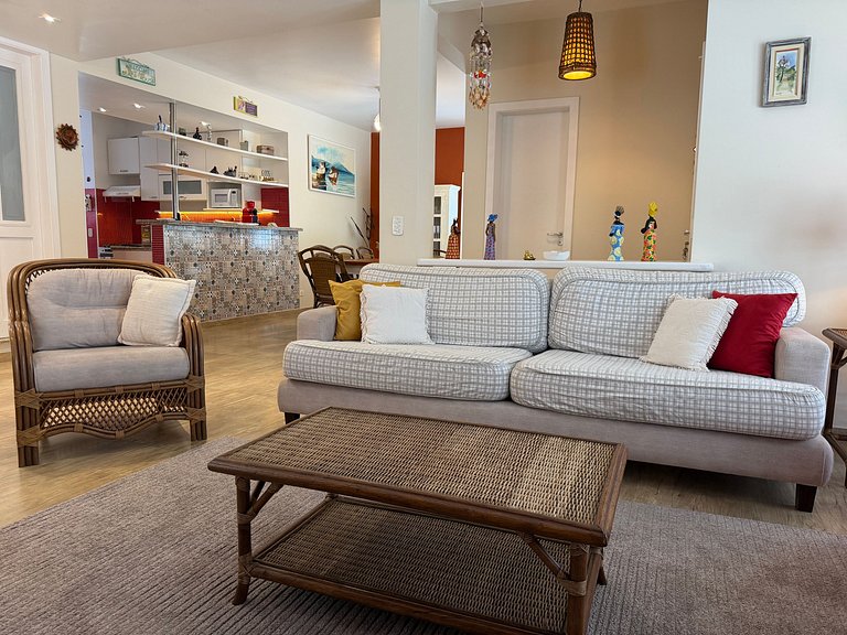 Casa completa en Juquehy con servicio de playa.