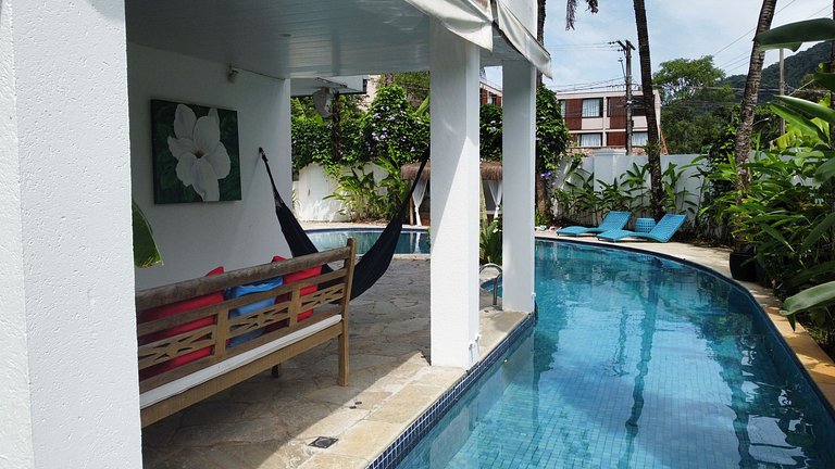 Casa com 5 quartos / Saúna e Piscina Privativa