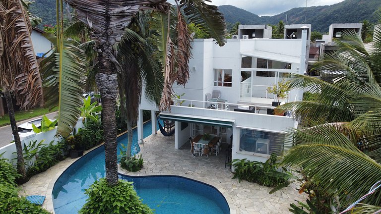 House with 5 bedrooms, sauna, and private pool