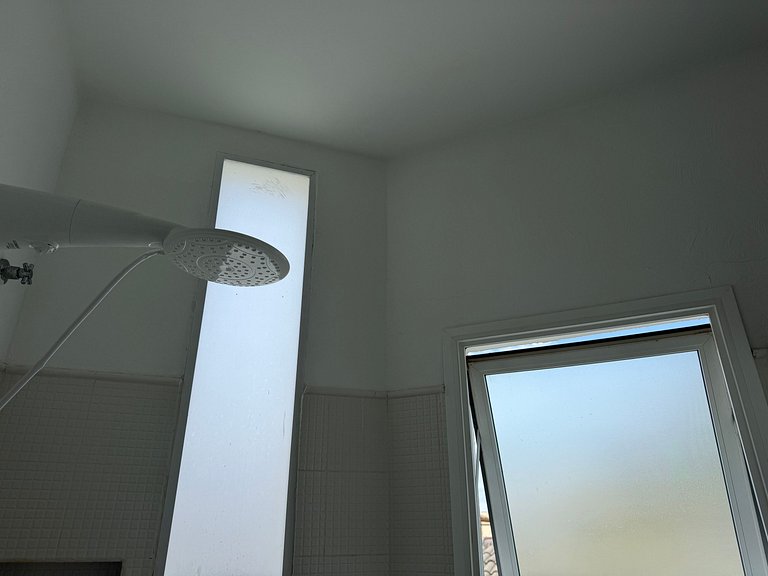 Casa com 5 quartos / Saúna e Piscina Privativa