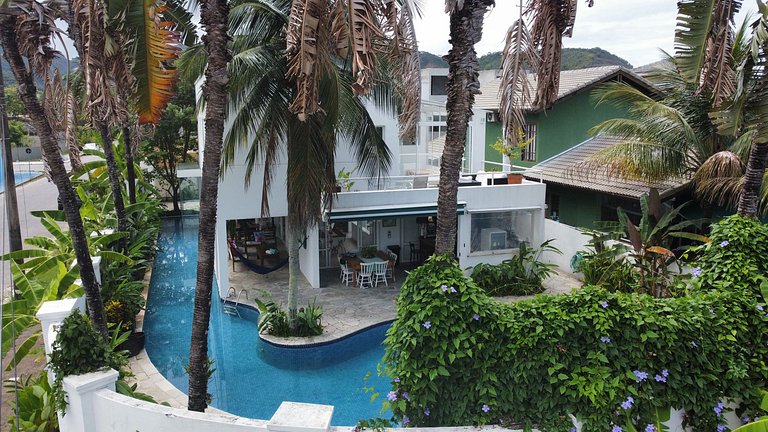 Casa com 5 quartos / Saúna e Piscina Privativa