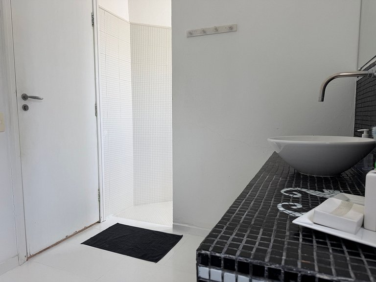 Casa com 5 quartos / Saúna e Piscina Privativa