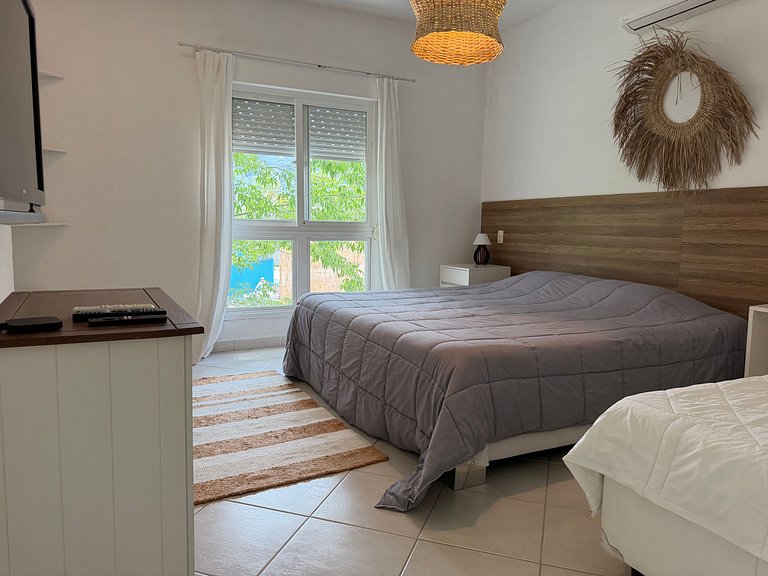 Casa com 5 quartos / Saúna e Piscina Privativa