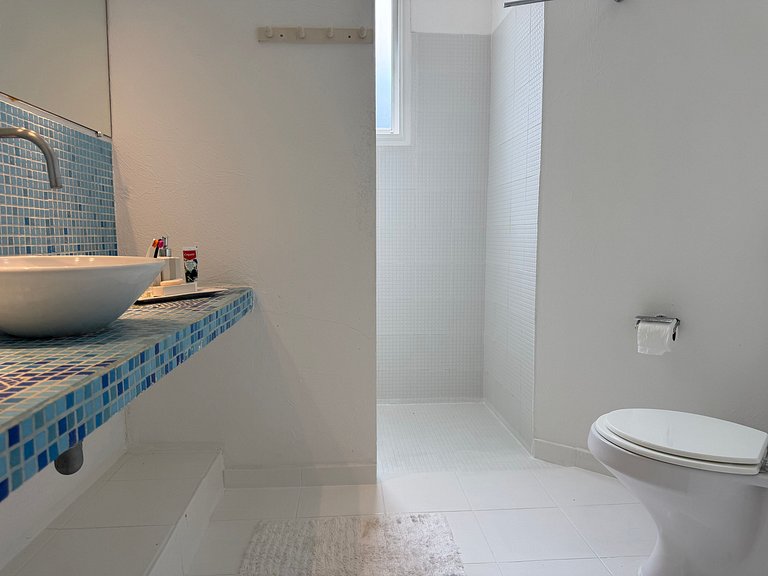 Casa com 5 quartos / Saúna e Piscina Privativa