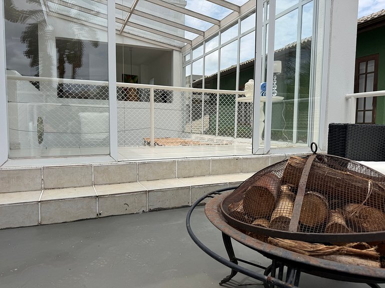 Casa com 5 quartos / Saúna e Piscina Privativa