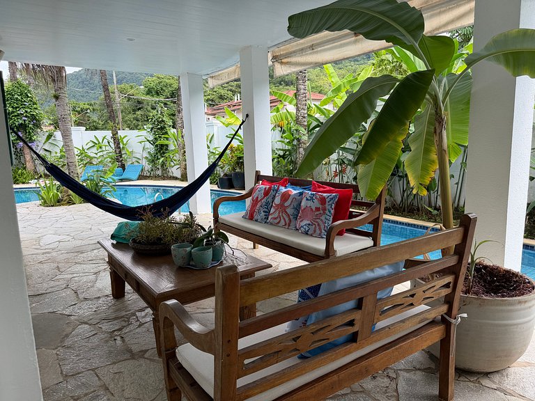 Casa com 5 quartos / Saúna e Piscina Privativa