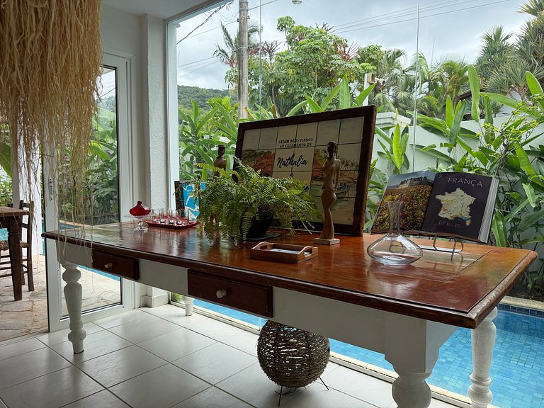 Casa com 5 quartos / Saúna e Piscina Privativa